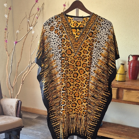 Leopard Print V-Neck Loungewear Top - Picture 1 of 6
